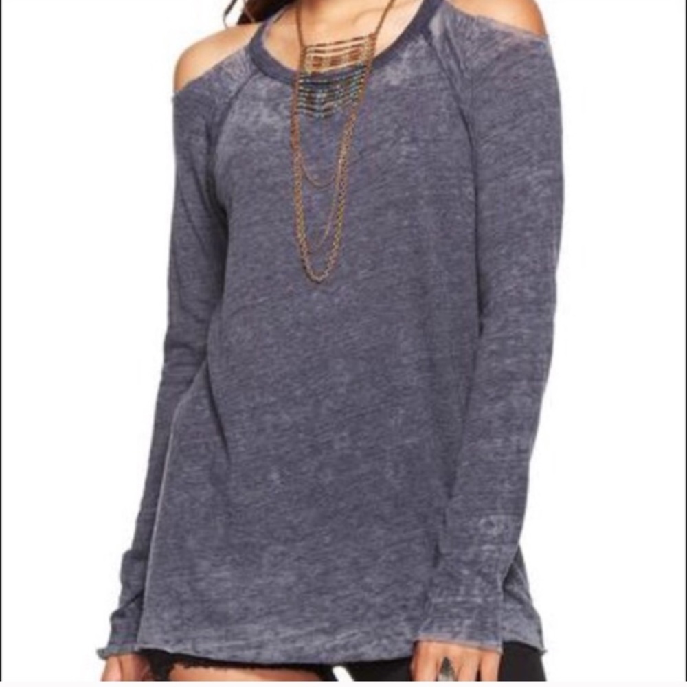 Chaser blue distressed ribbed cold shoulder size M